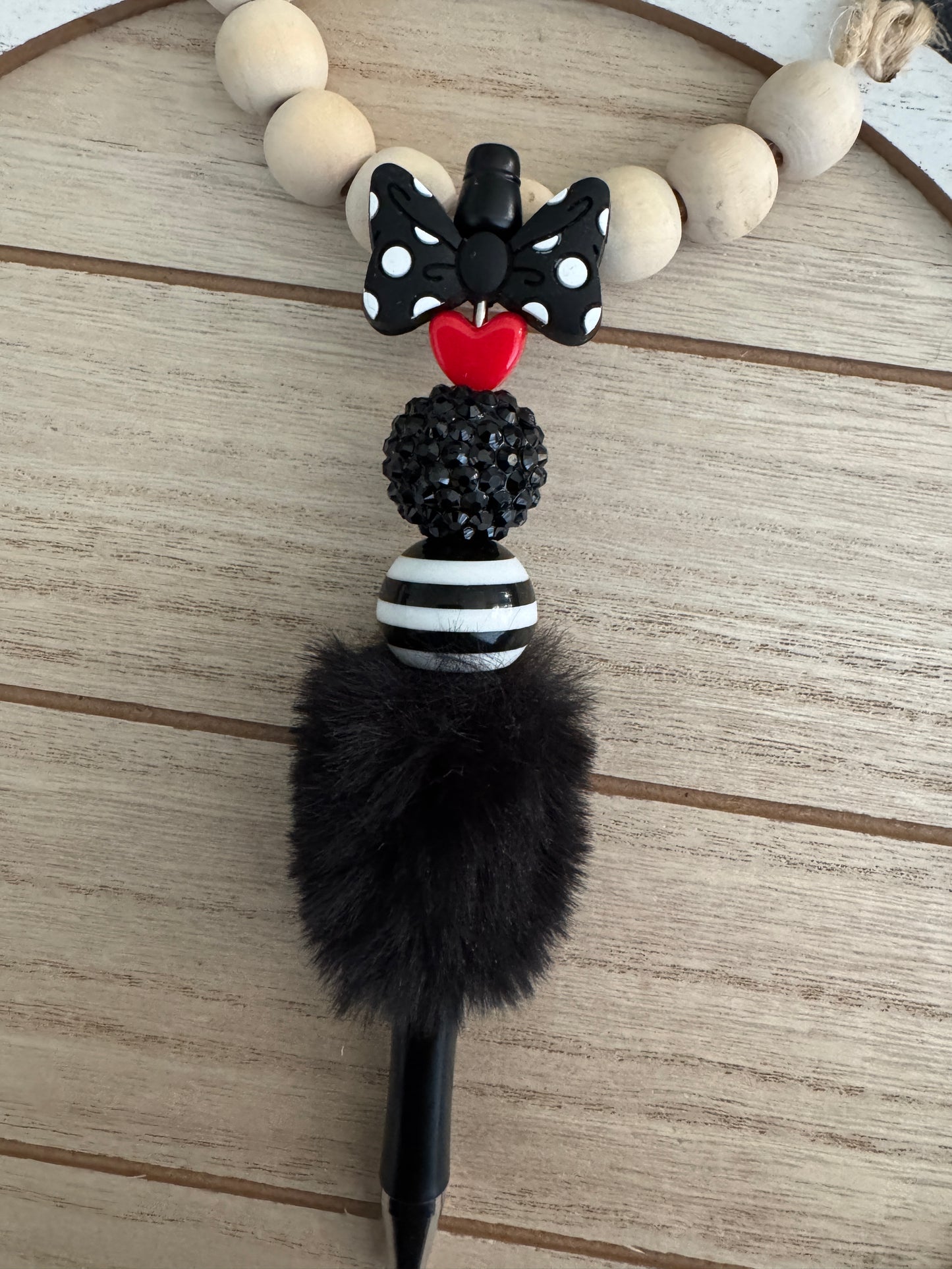 Polka Dot Bow Beaded Pen